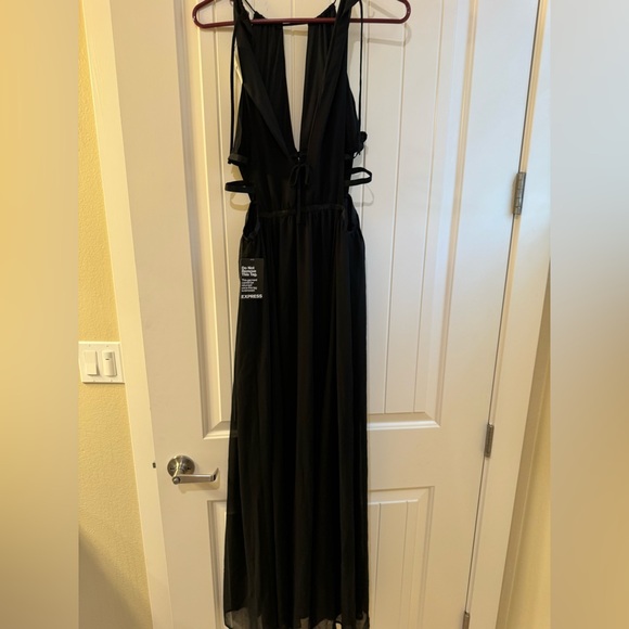 Express Black Maxi Dress - Picture 2 of 4